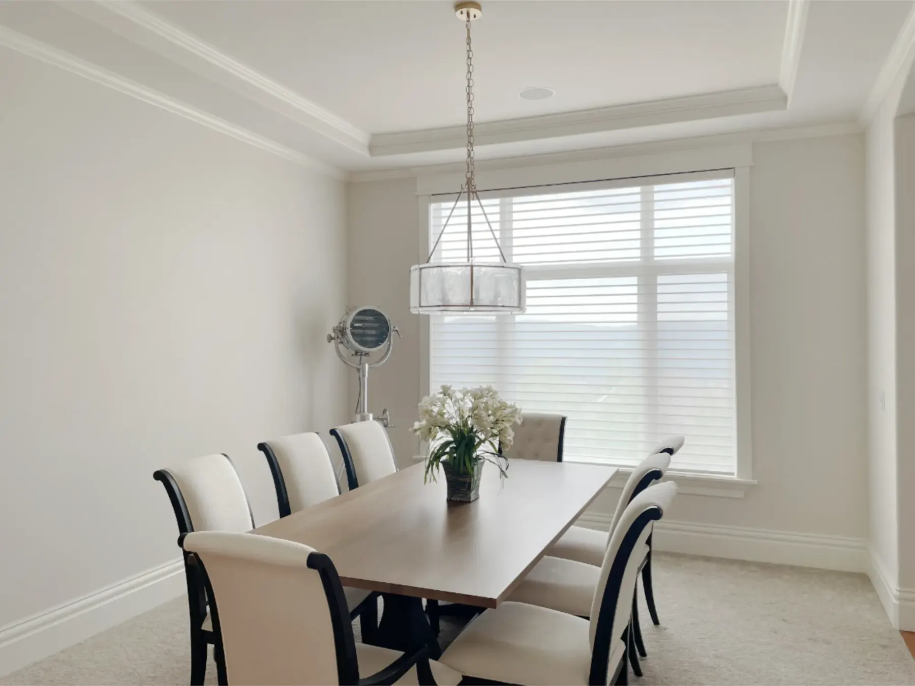 Motorized Silhouette sheer shades in an Issaquah dining room