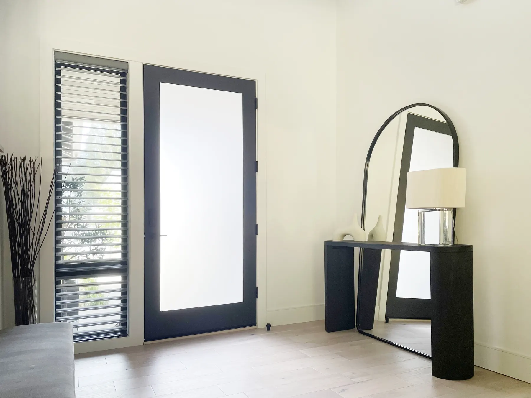 Motorized Silhouette Sheer Shades for an Entry Window in Bellevue
