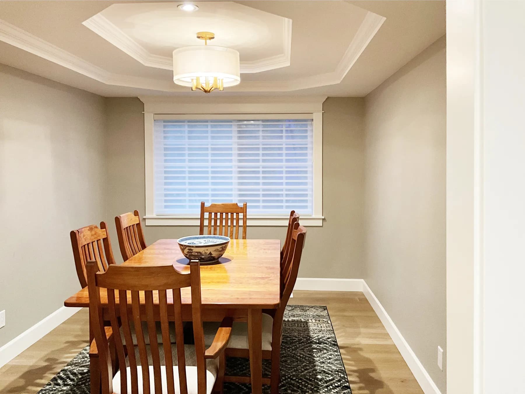 Silhouette Sheer Shades for a dining room in Woodinville, WA